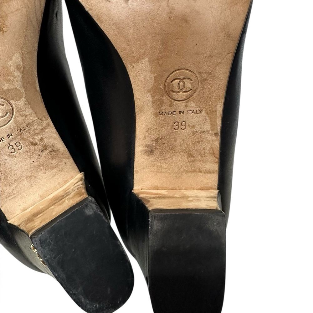 Chanel Camellia Pearl Block Heel Pumps 39 - Picture 5 of 12